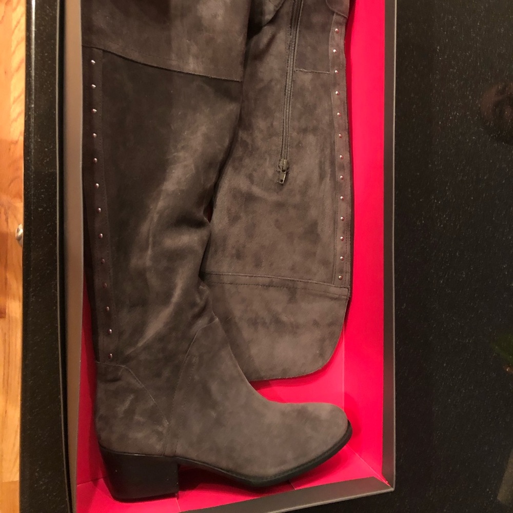 Vince CAMUTO Over the Knee Size 9 Boots